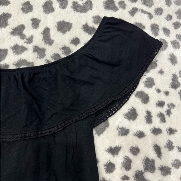 Women’s Old Navy - off the shoulder blouse - black - size LG - Picture 3 of 4